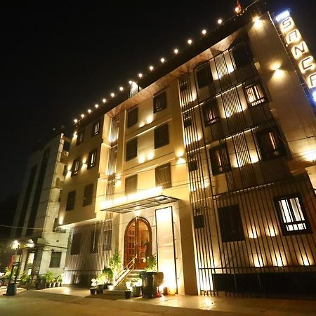 Sanca International Hotel In Patel Nagar Delhi Nuova Delhi Esterno foto
