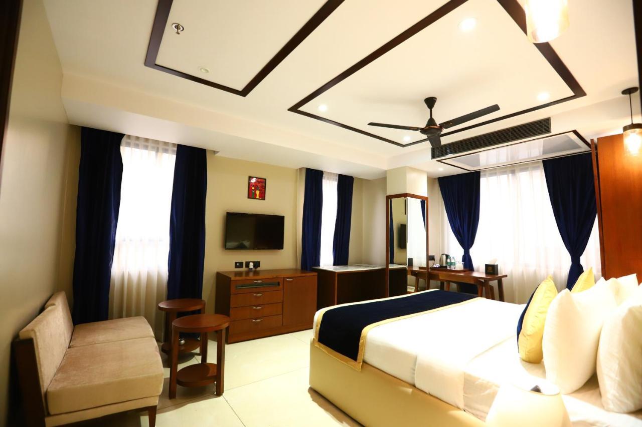 Sanca International Hotel In Patel Nagar Delhi Nuova Delhi Esterno foto