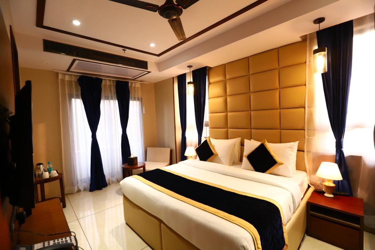 Sanca International Hotel In Patel Nagar Delhi Nuova Delhi Esterno foto