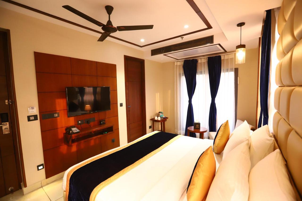Sanca International Hotel In Patel Nagar Delhi Nuova Delhi Esterno foto