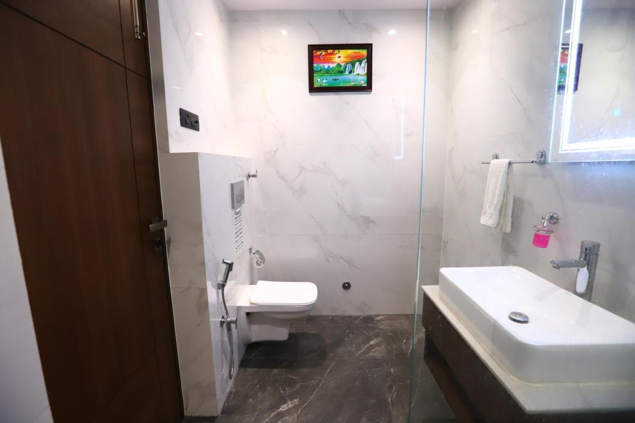 Sanca International Hotel In Patel Nagar Delhi Nuova Delhi Esterno foto
