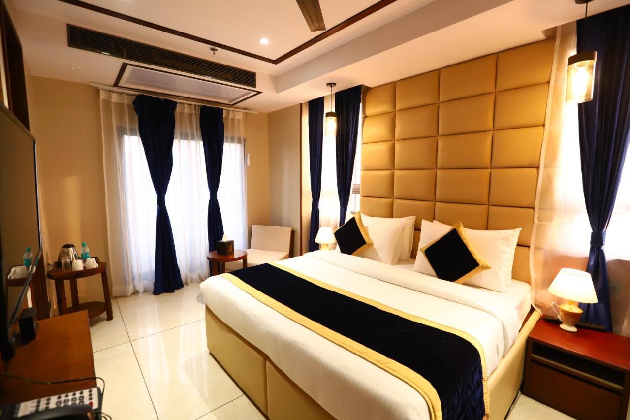 Sanca International Hotel In Patel Nagar Delhi Nuova Delhi Esterno foto