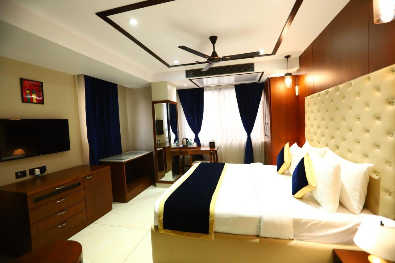 Sanca International Hotel In Patel Nagar Delhi Nuova Delhi Esterno foto