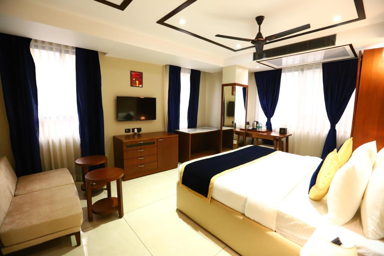 Sanca International Hotel In Patel Nagar Delhi Nuova Delhi Esterno foto