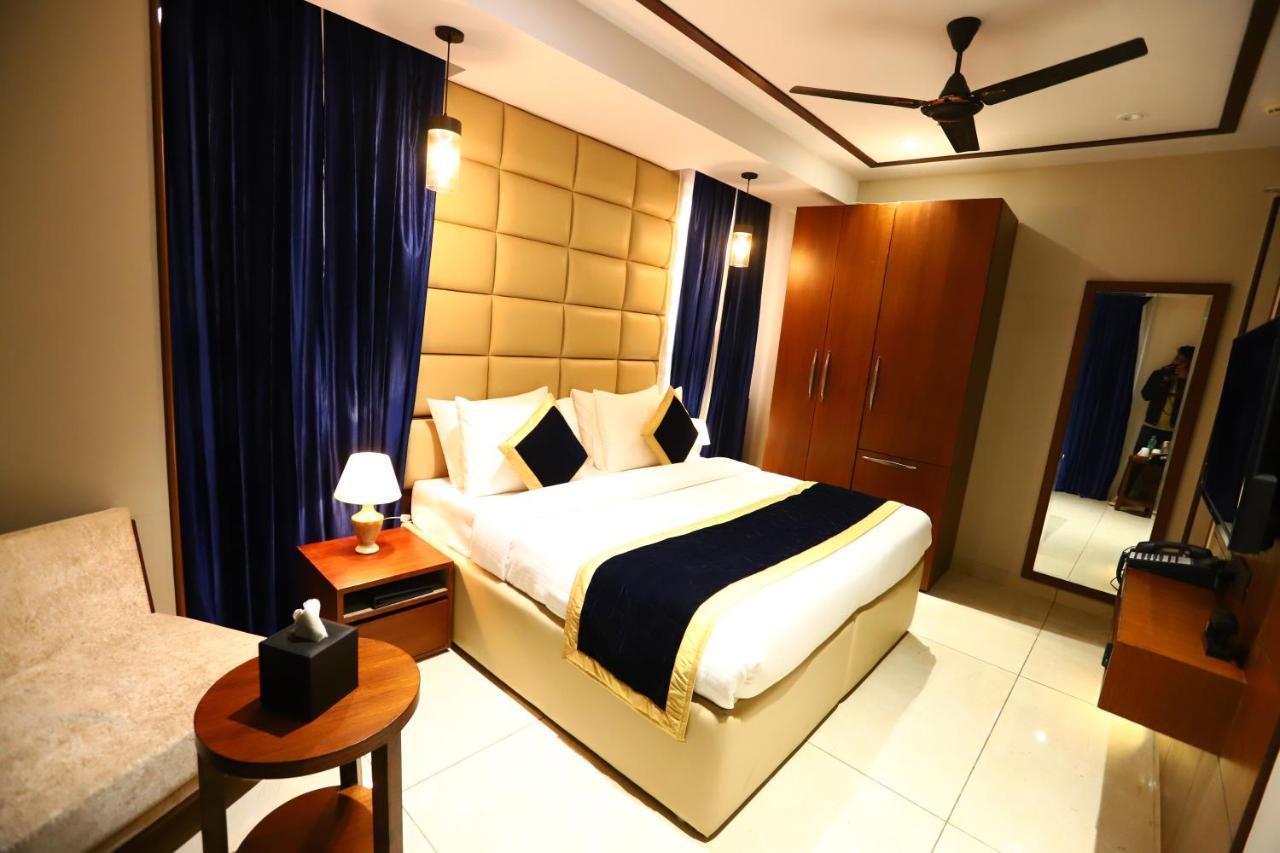 Sanca International Hotel In Patel Nagar Delhi Nuova Delhi Esterno foto