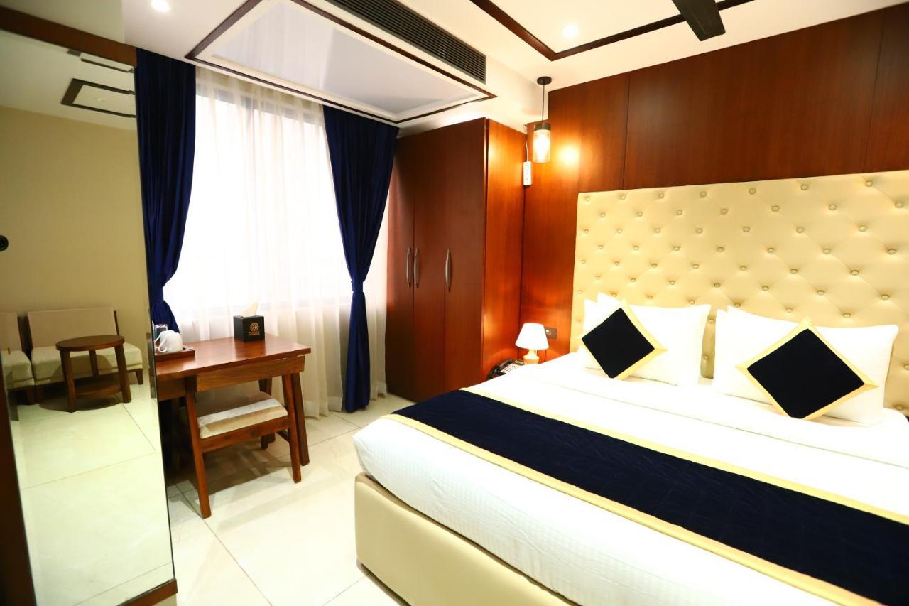Sanca International Hotel In Patel Nagar Delhi Nuova Delhi Esterno foto