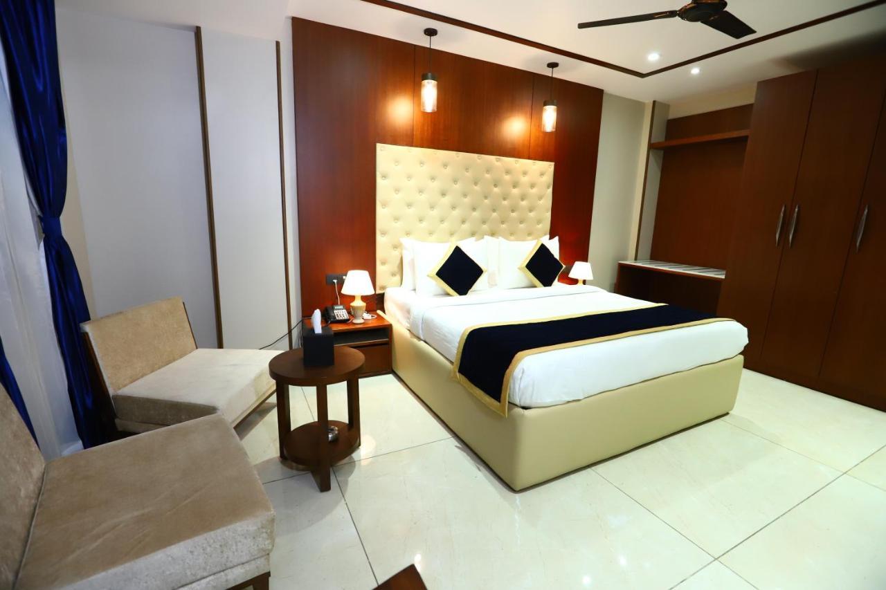 Sanca International Hotel In Patel Nagar Delhi Nuova Delhi Esterno foto