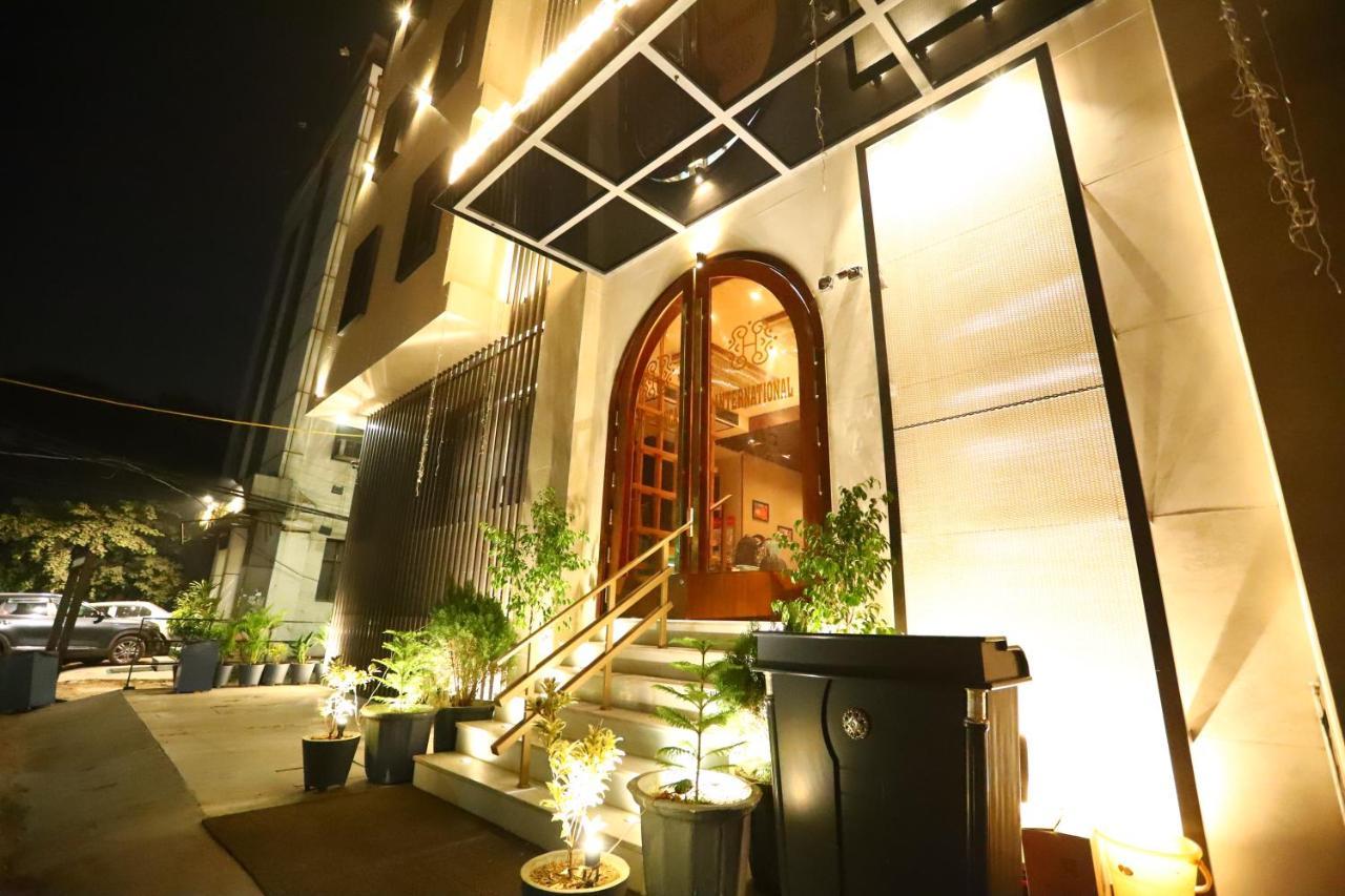 Sanca International Hotel In Patel Nagar Delhi Nuova Delhi Esterno foto