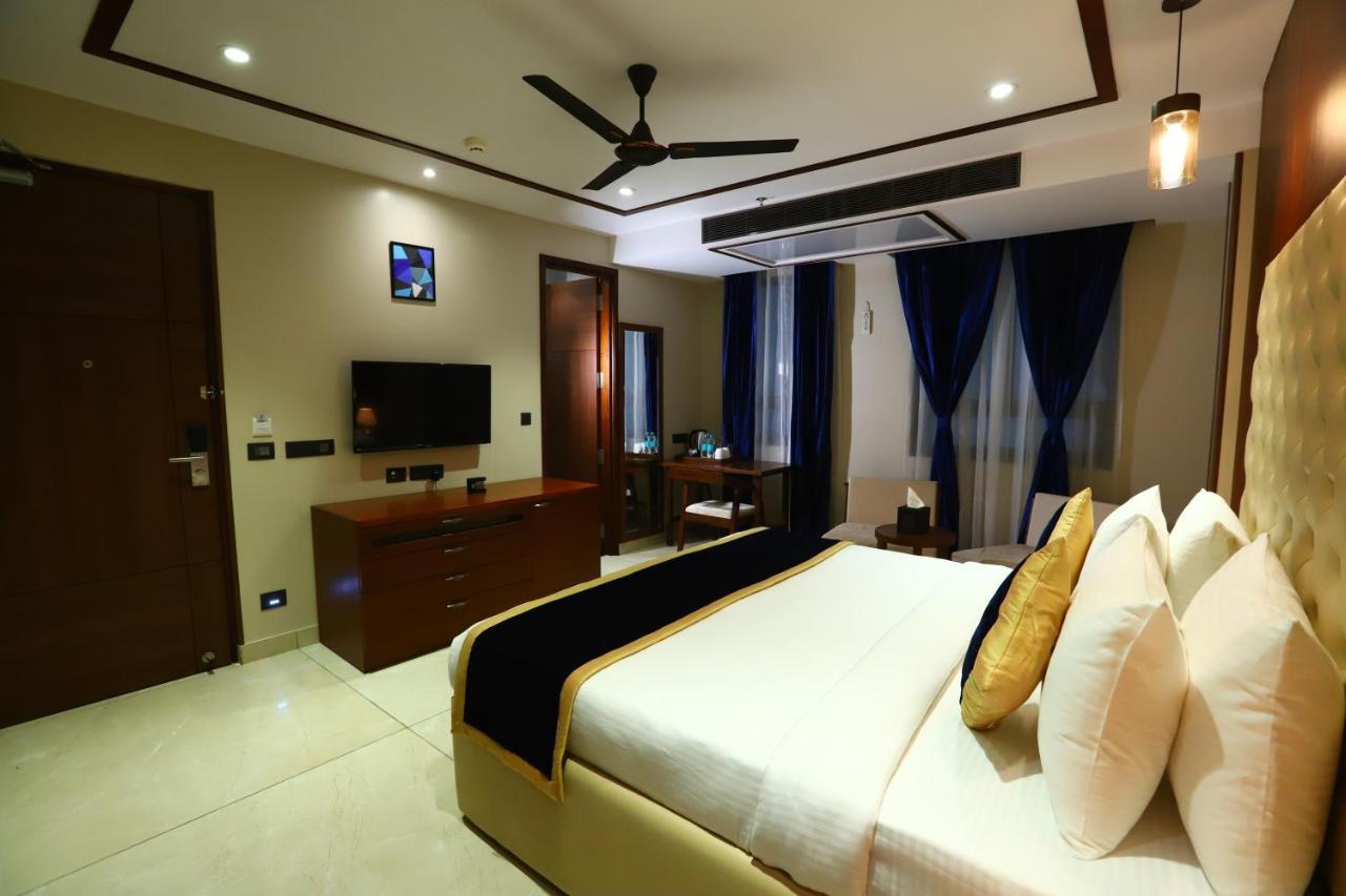 Sanca International Hotel In Patel Nagar Delhi Nuova Delhi Esterno foto
