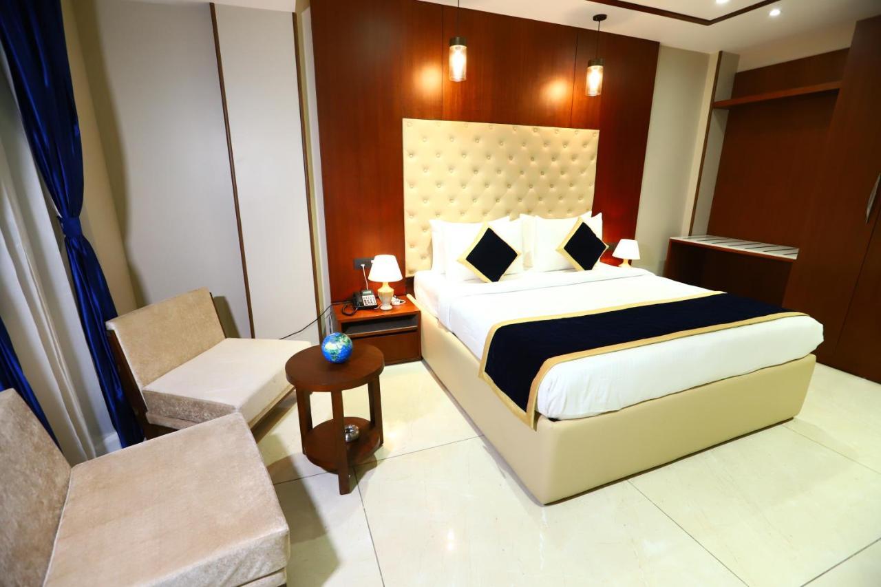 Sanca International Hotel In Patel Nagar Delhi Nuova Delhi Esterno foto