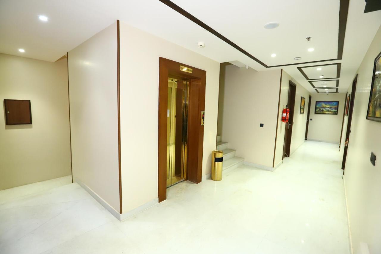 Sanca International Hotel In Patel Nagar Delhi Nuova Delhi Esterno foto