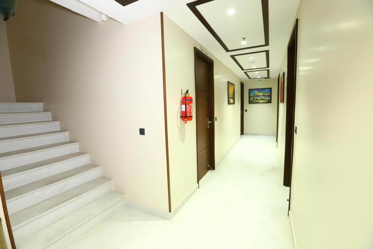 Sanca International Hotel In Patel Nagar Delhi Nuova Delhi Esterno foto