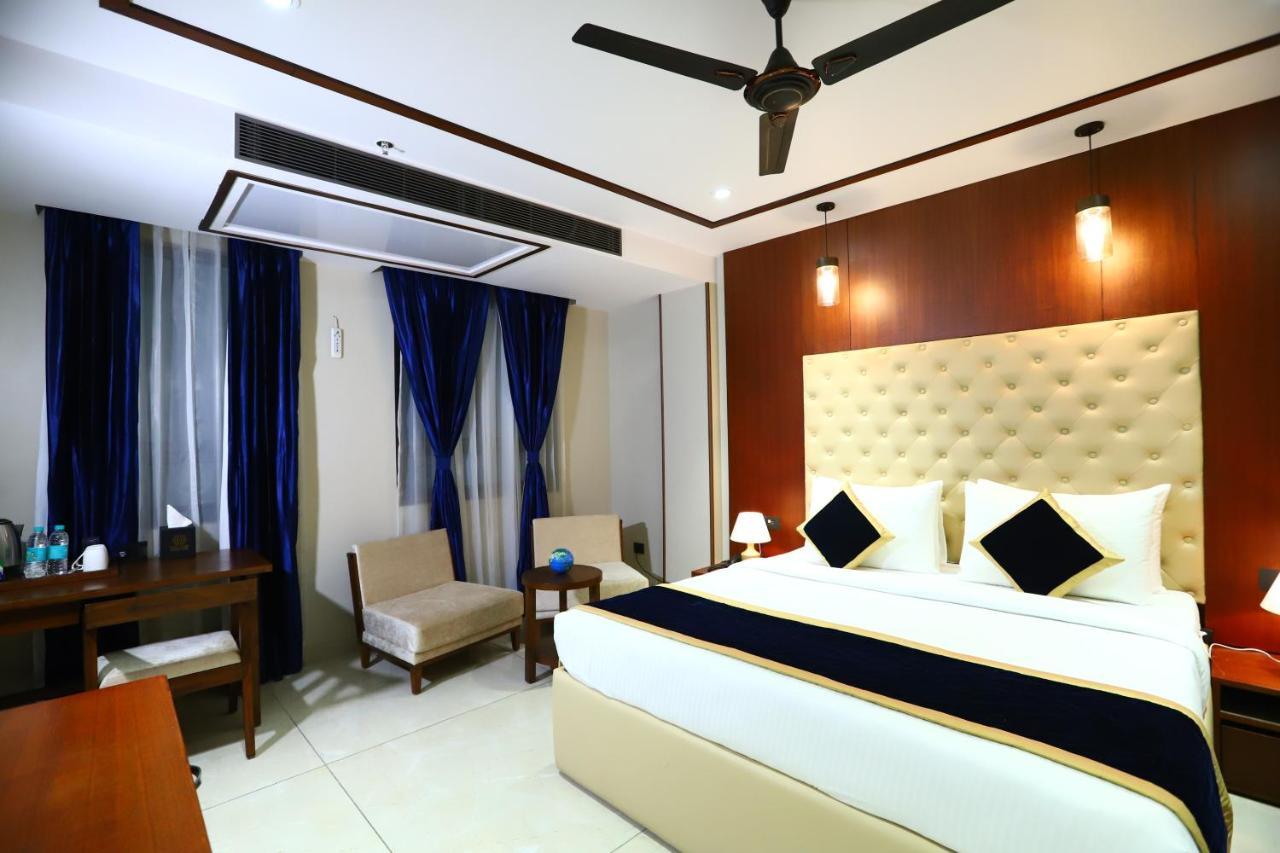 Sanca International Hotel In Patel Nagar Delhi Nuova Delhi Esterno foto