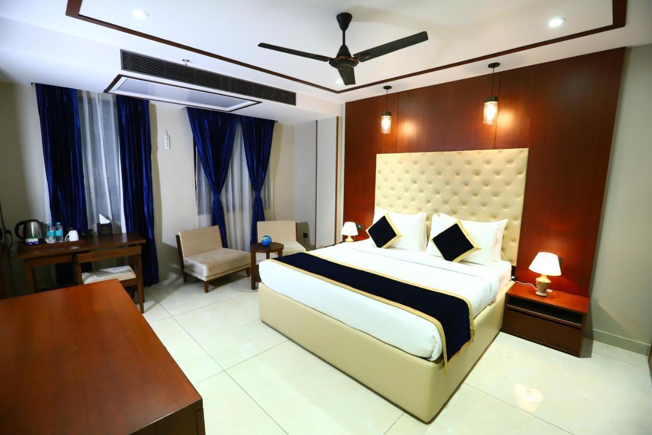 Sanca International Hotel In Patel Nagar Delhi Nuova Delhi Esterno foto