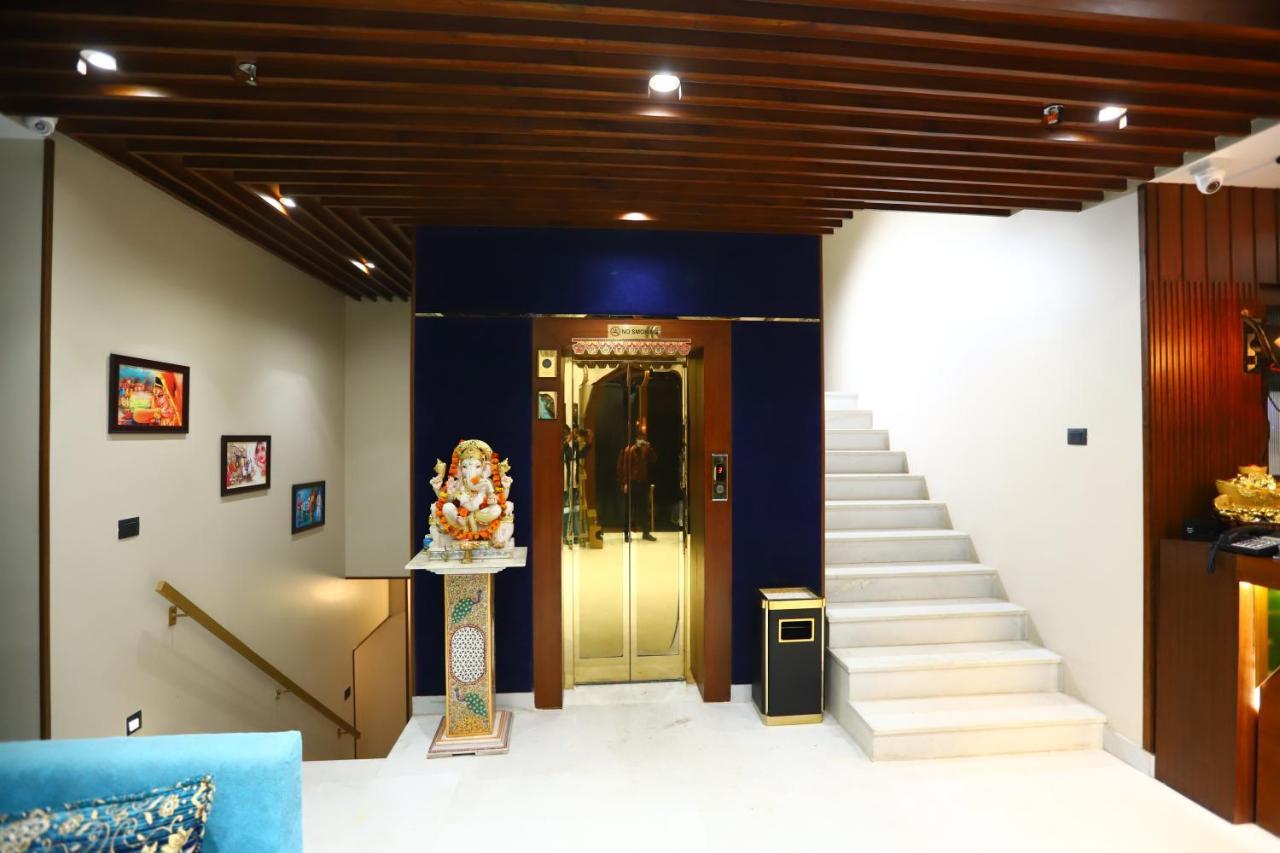 Sanca International Hotel In Patel Nagar Delhi Nuova Delhi Esterno foto