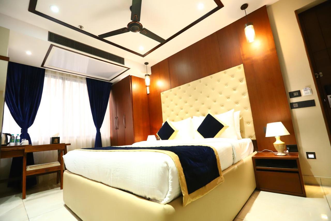 Sanca International Hotel In Patel Nagar Delhi Nuova Delhi Esterno foto