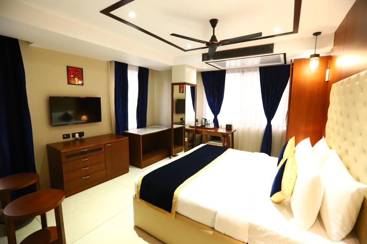 Sanca International Hotel In Patel Nagar Delhi Nuova Delhi Esterno foto