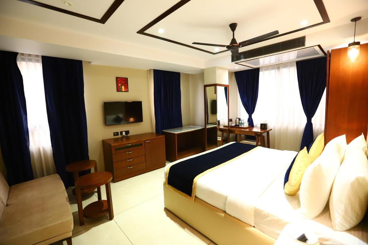 Sanca International Hotel In Patel Nagar Delhi Nuova Delhi Esterno foto